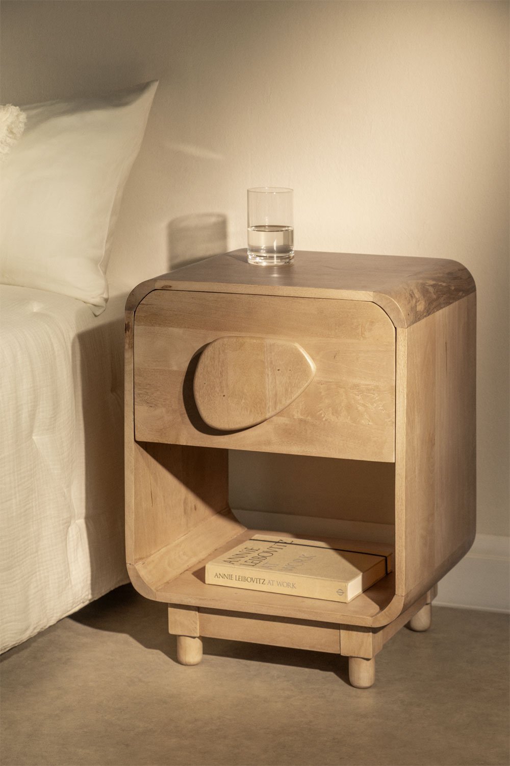 Comodino Joel in legno di mango e acacia, immagine della galleria 1