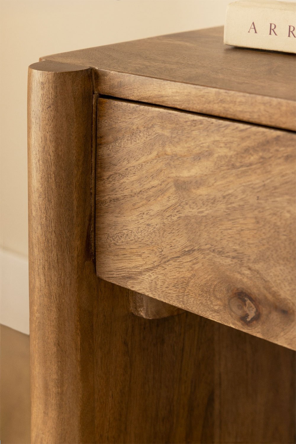 Comodino Antonela in legno di mango 45x45 cm, immagine della galleria 2