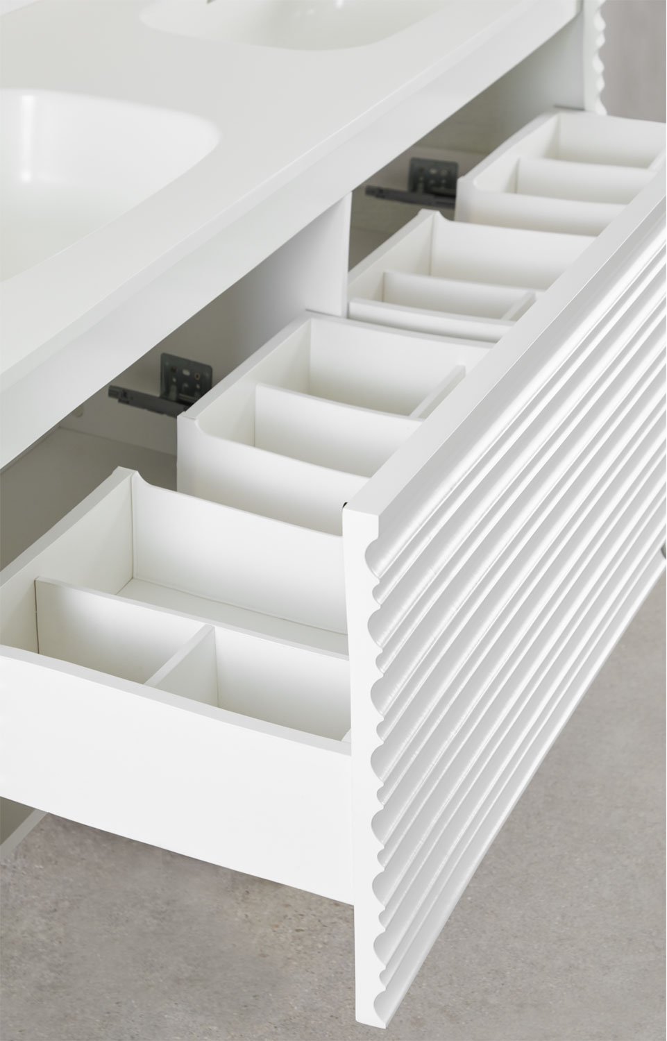 Set mobili da bagno in legno Noura con lavabi integrati, immagine della galleria 5