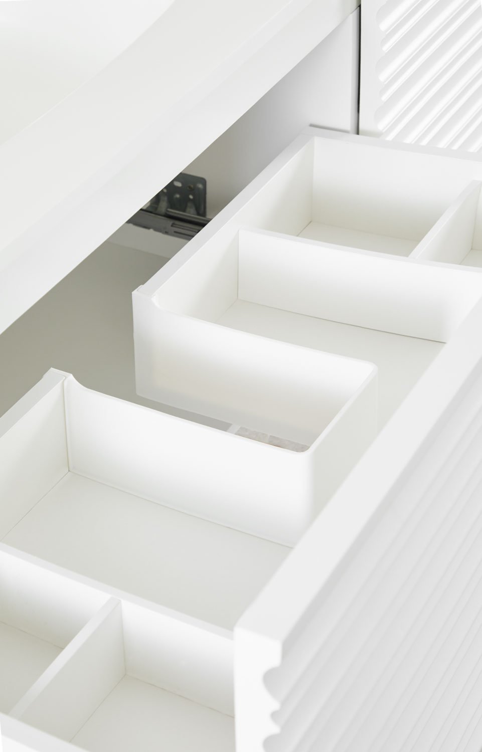 Set mobili da bagno in legno Noura con lavabi integrati, immagine della galleria 6