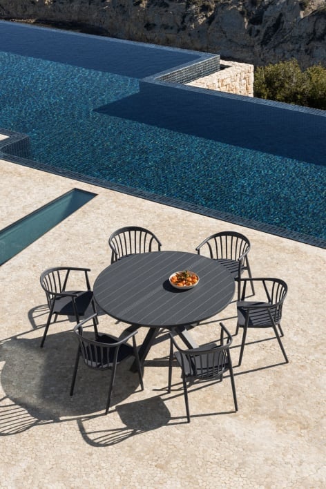 Set tavolo rotondo allungabile 145-200x145 cm in alluminio Barces e 6 sedie da giardino impilabili con braccioli Ivor
