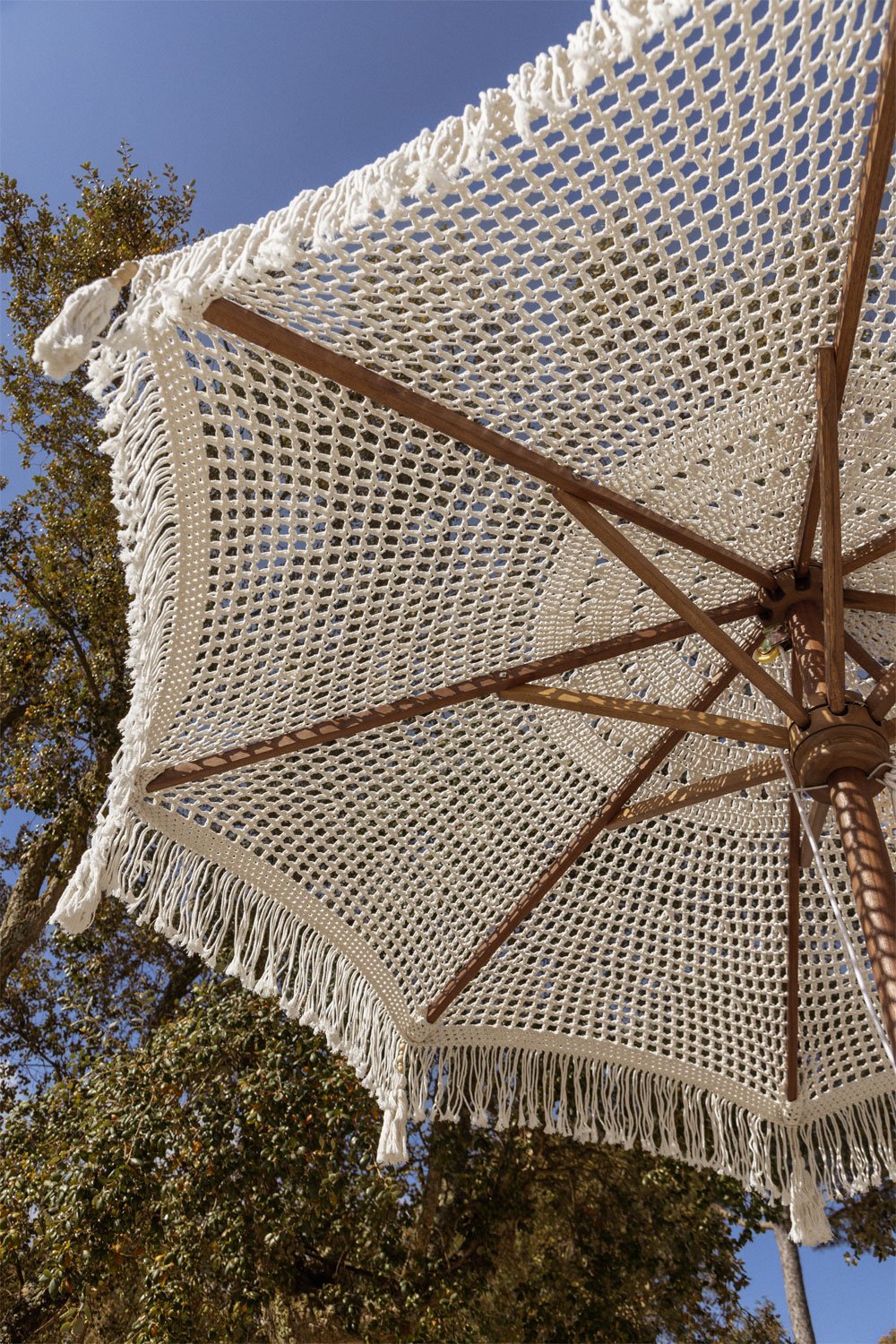 Ombrellone Tongariki in teak e cotone, immagine della galleria 2