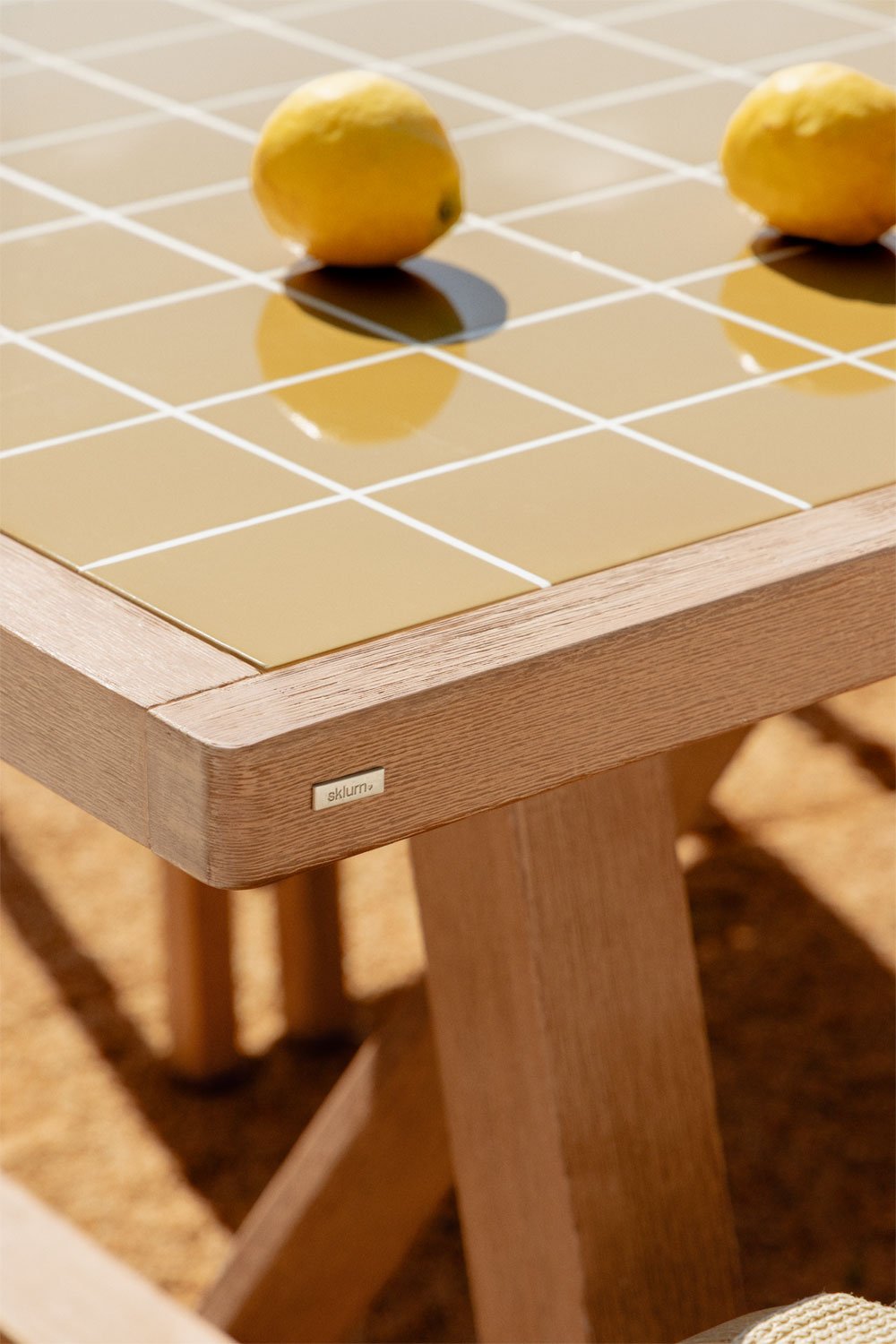 Tavolo da giardino rettangolare 200x100 cm in legno di acacia e piastrelle Dubai, immagine della galleria 2