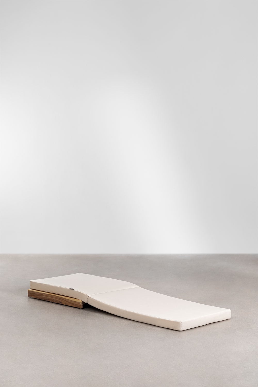 Confezione da 2 lettini prendisole reclinabili in legno di acacia Idaira, immagine della galleria 5