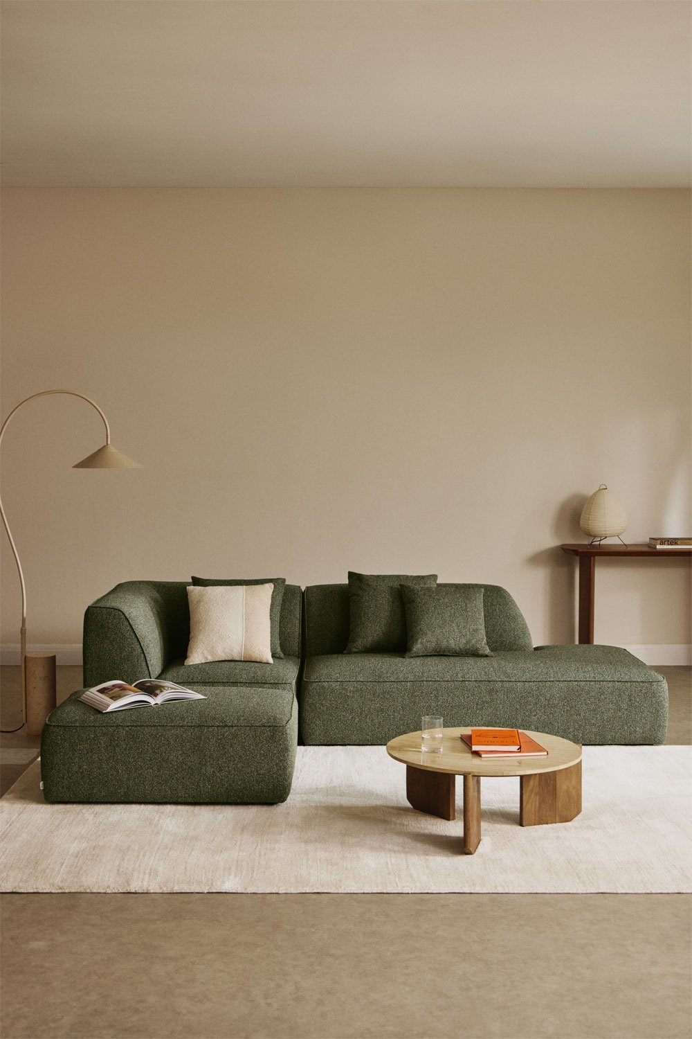 Divano angolare componibile Cardea 2 pezzi con chaise longue destra e pouf imbottito, immagine della galleria 1