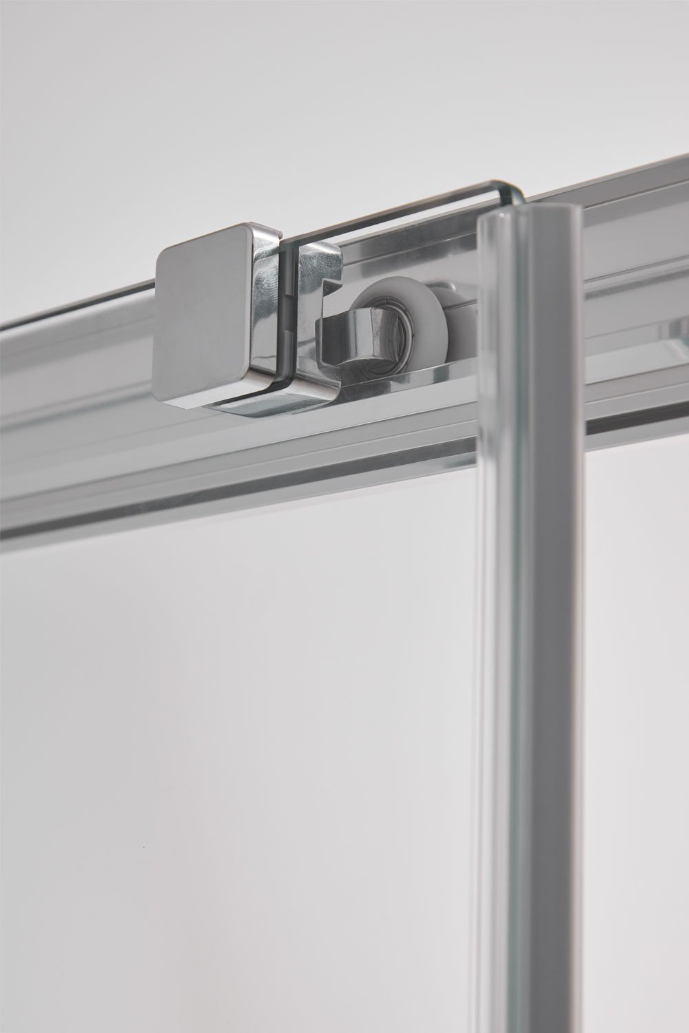 Mampara doccia con accesso frontale e porta scorrevole soft closing, vetro temperato 6 mm e alluminio Dover, immagine della galleria 6