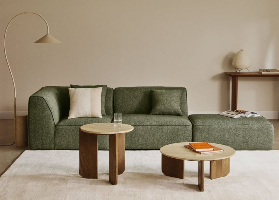 Divano angolare componibile Cardea 2 pezzi con pouf imbottito - Bouclé Verde Salvia