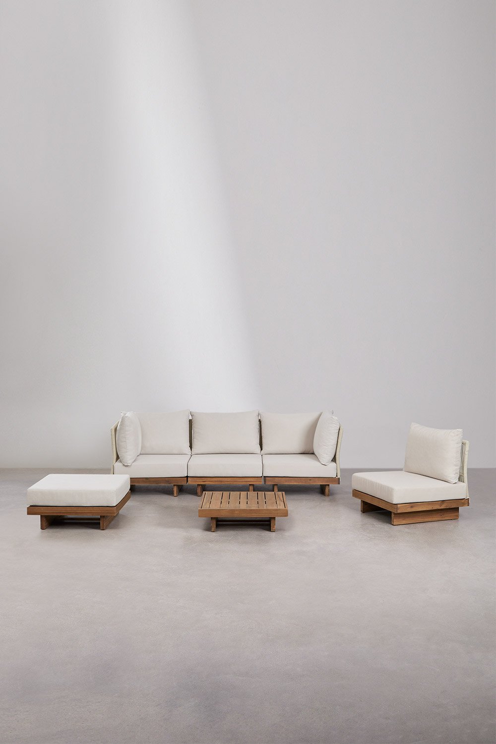 Set da soggiorno con divano angolare modulare a 4 pezzi, tavolino e pouf in legno di acacia Dailin, immagine della galleria 1
