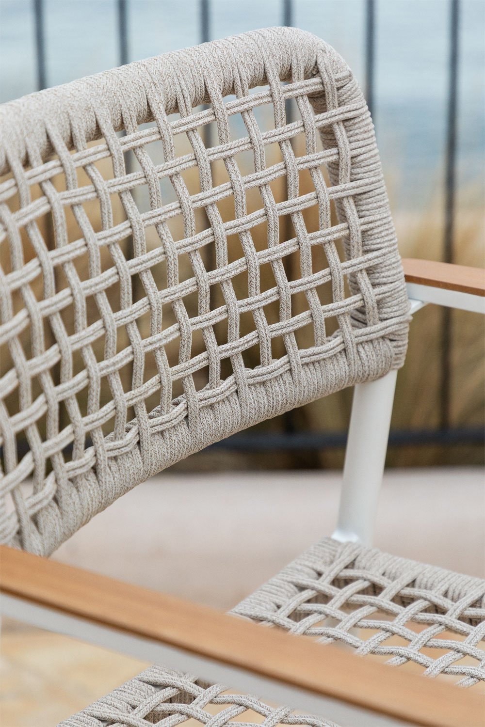 Sgabello alto da giardino Nediam con braccioli in alluminio e corda intrecciata, immagine della galleria 2