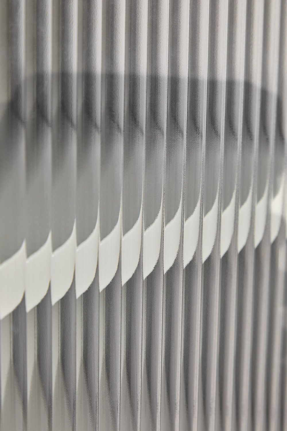 Set di 2 comodini in acciaio e vetro Paoline, immagine della galleria 9