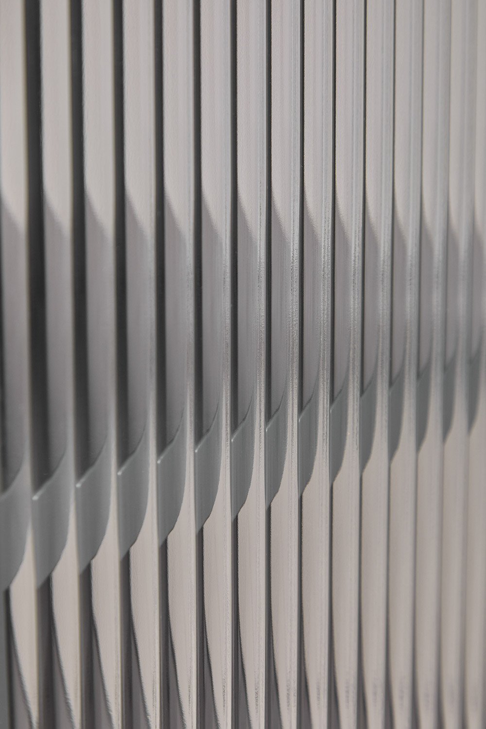 Set di 2 comodini in acciaio e vetro Paoline, immagine della galleria 9