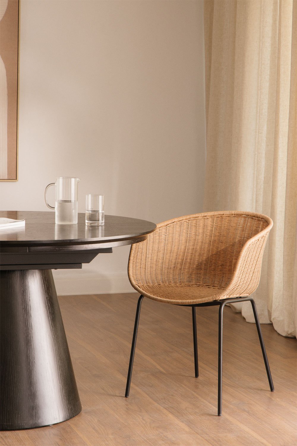 Confezione da 4 sedie da pranzo con braccioli in vimini sintetico e ferro Tulua, immagine della galleria 1
