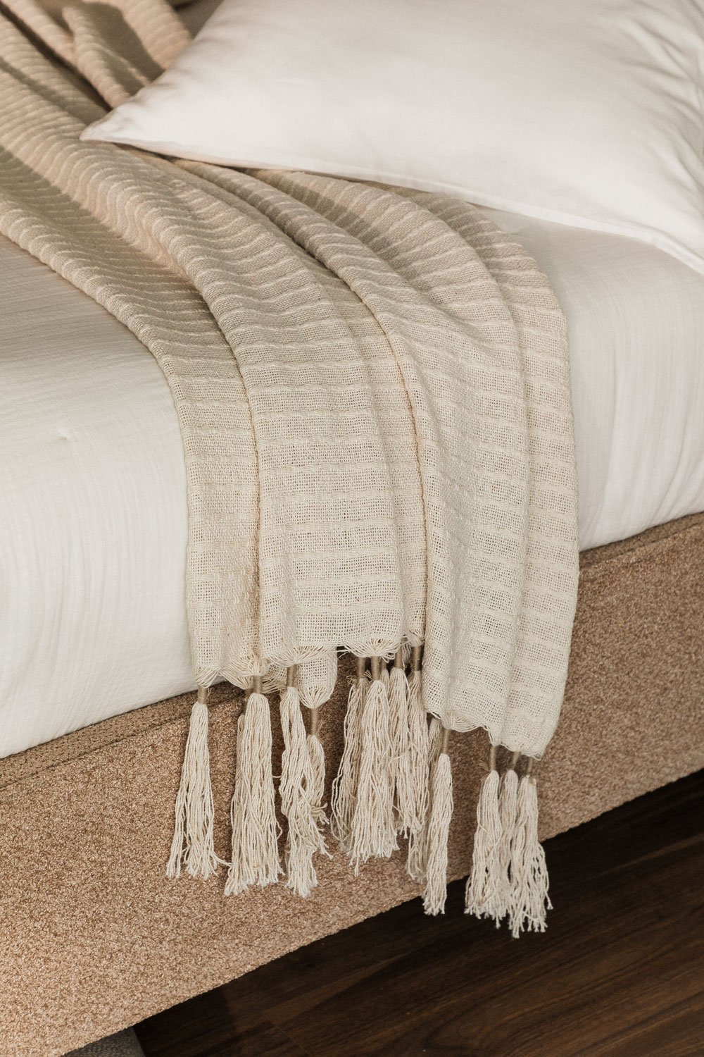 Coperta plaid in cotone Narisa, immagine della galleria 1
