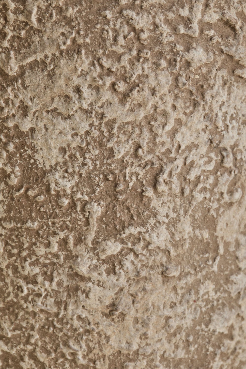 Lampada da tavolo in ceramica e lino Rilatos, immagine della galleria 6