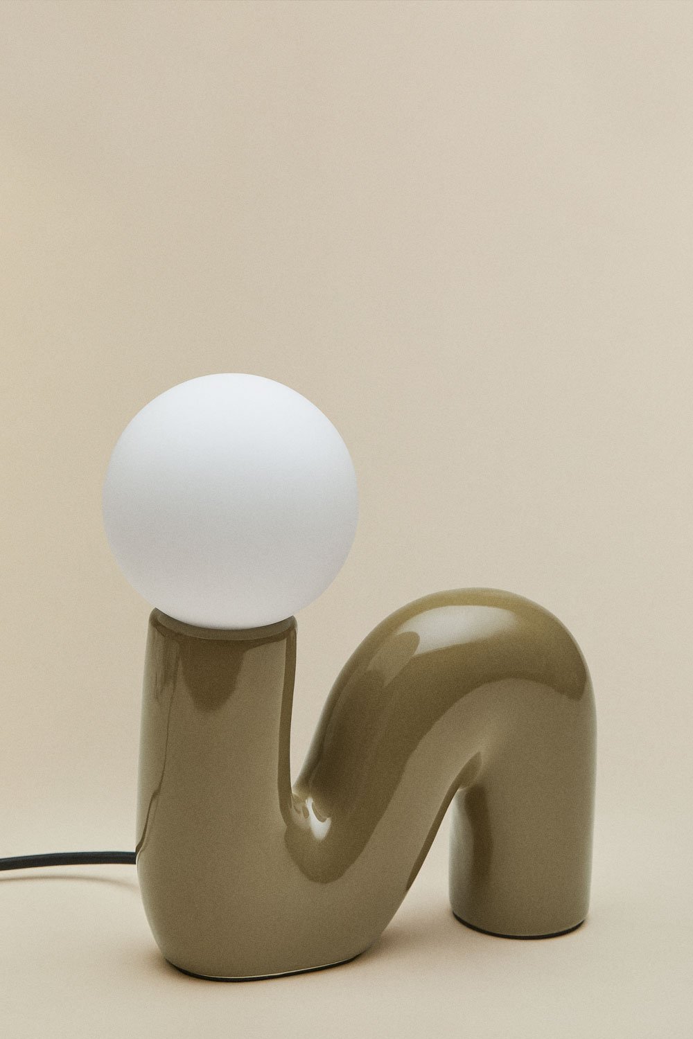 Lampada da tavolo in ceramica con sfera in vetro Vireto, immagine della galleria 3