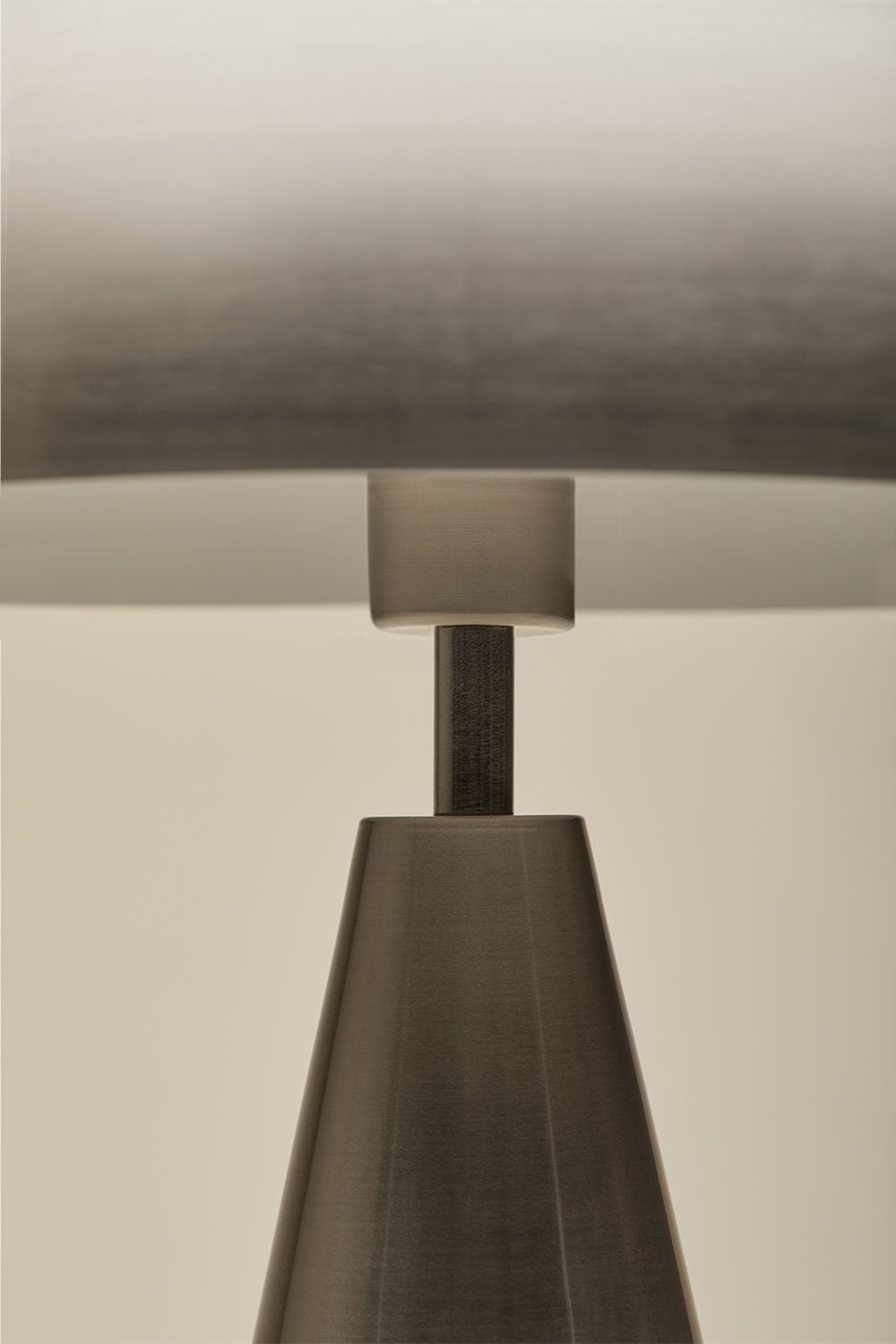 Lampada da tavolo in ferro Jaliya, immagine della galleria 5