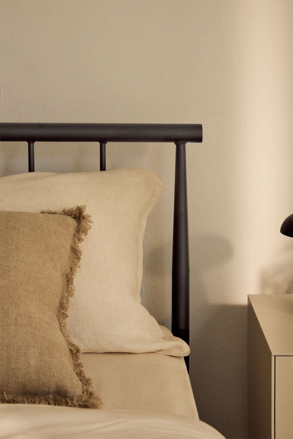 Letto in ferro Amaia, immagine della galleria 2