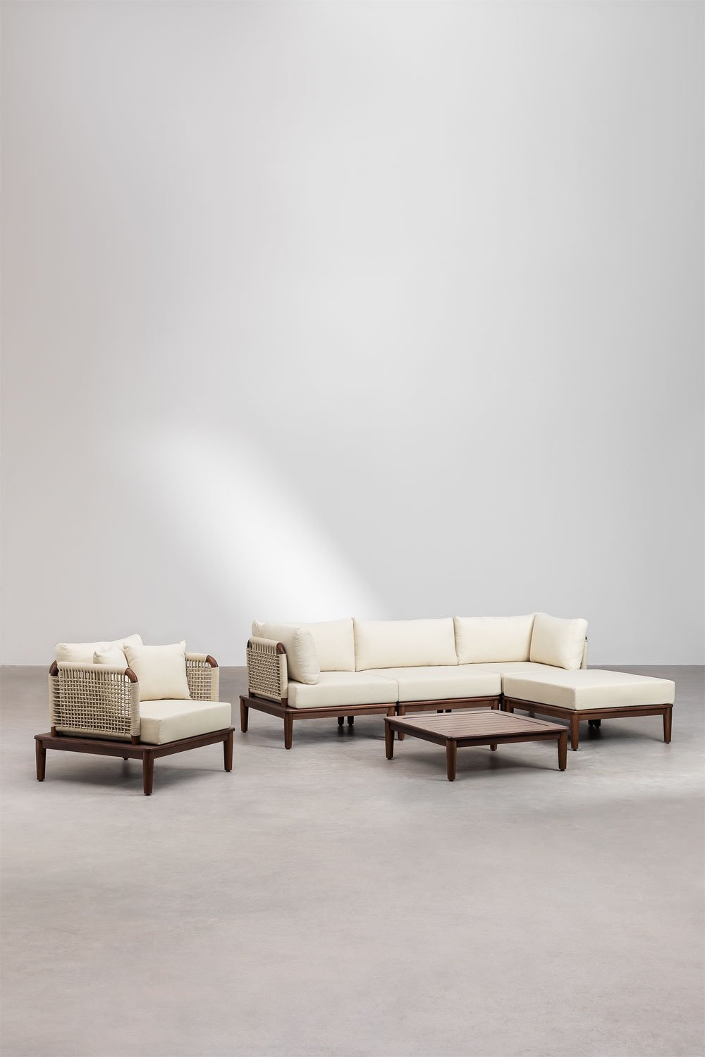 Set da salotto con divano modulare a 3 pezzi con 2 poltrone angolari, pouf, poltrona e tavolino in acacia Giulia, immagine della galleria 1