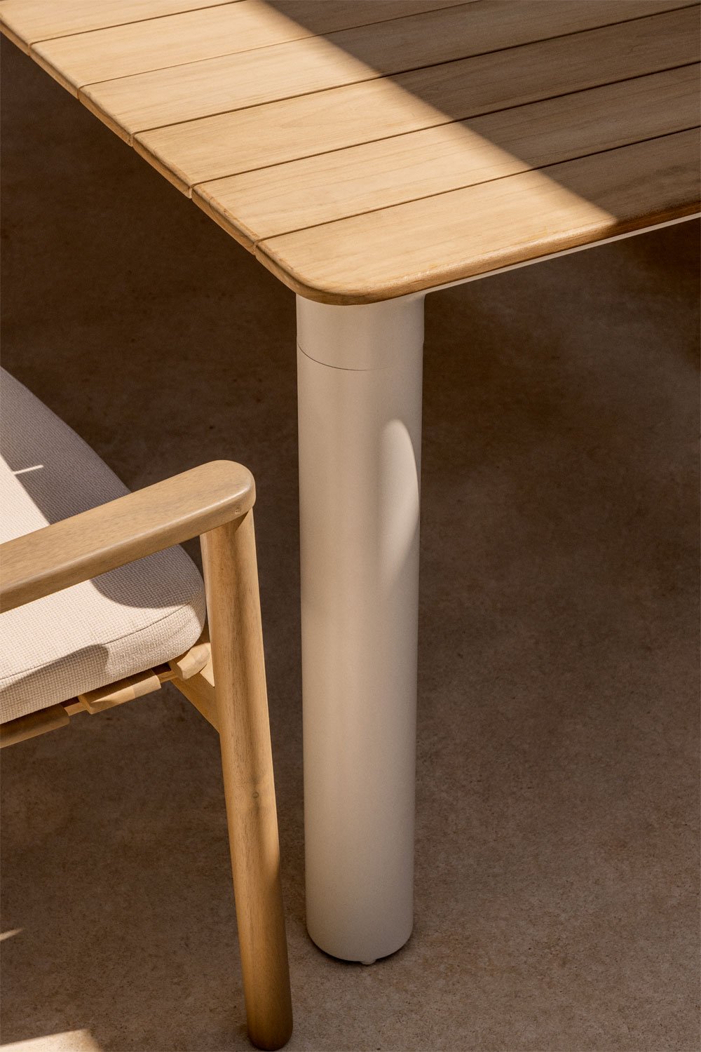 Tavolo da giardino rettangolare 220x100 cm in alluminio e legno di teak Sirka, immagine della galleria 3