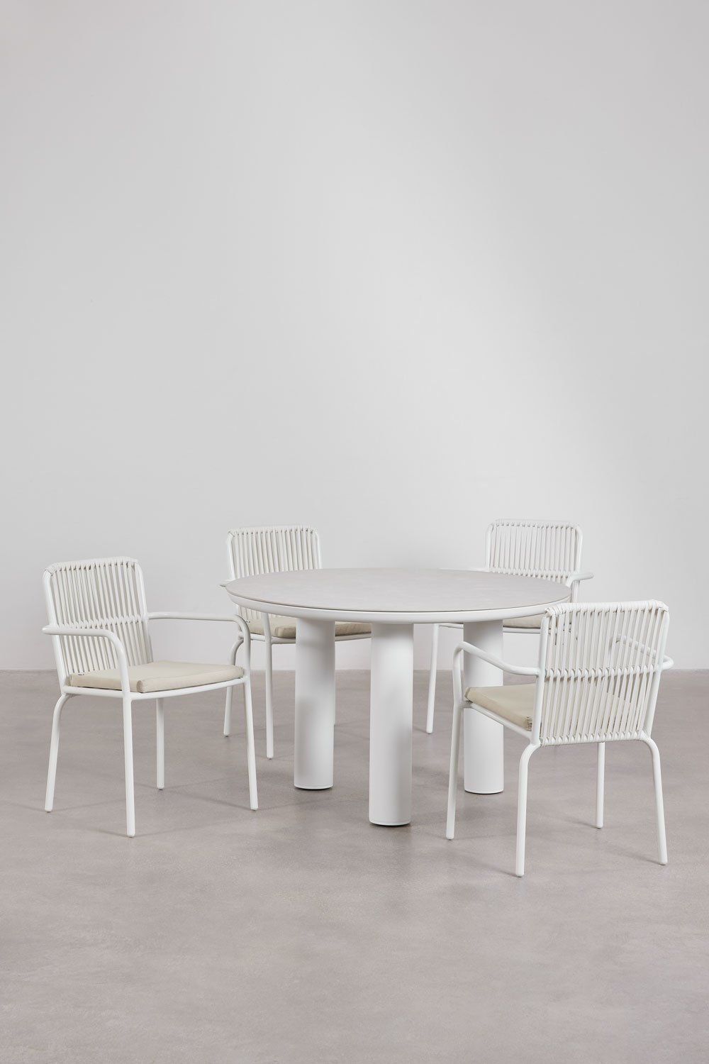 Set da tavolo rotondo Arken in ceramica e alluminio, Ø120, e quattro sedie da giardino Alberta in alluminio con braccioli., immagine della galleria 1