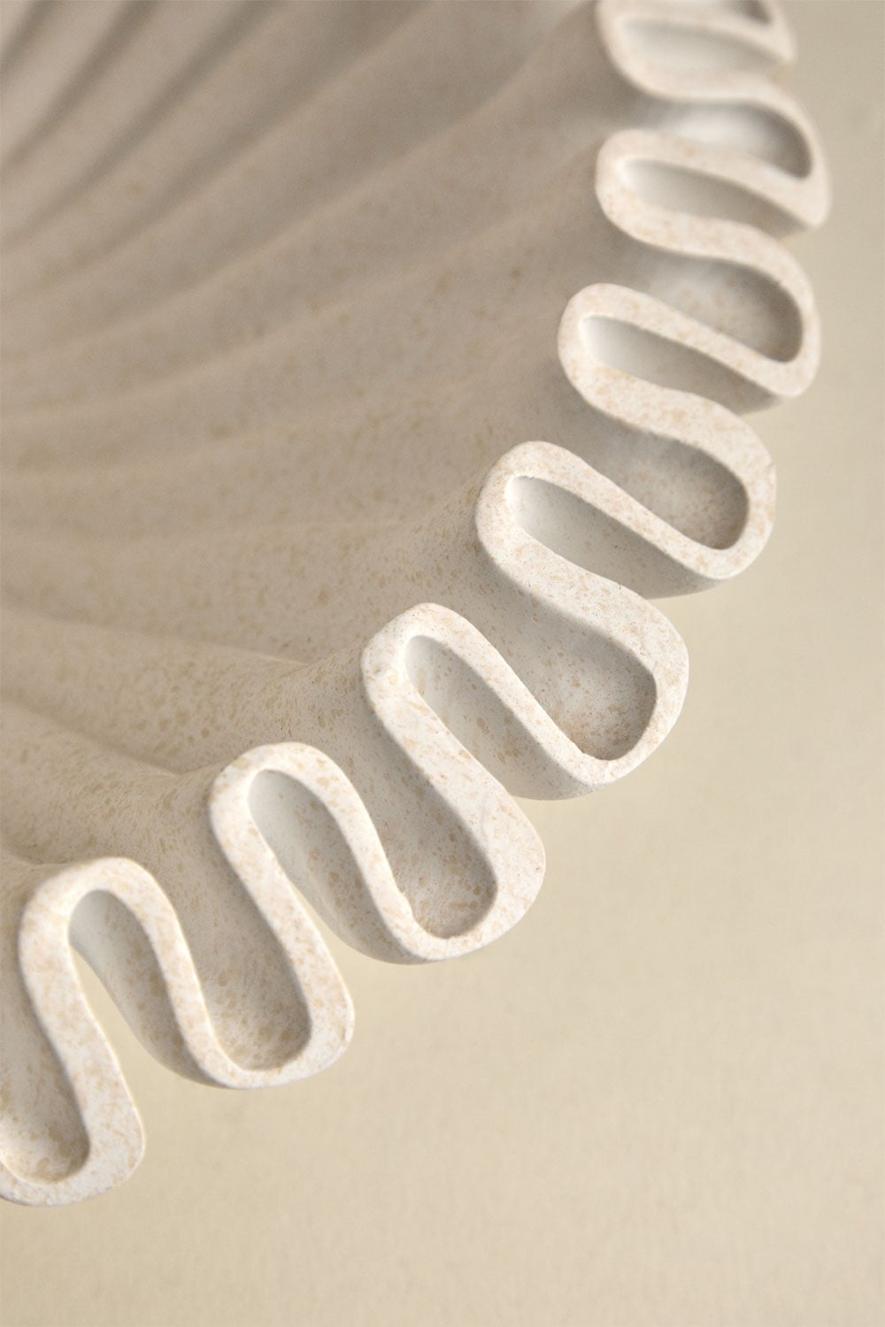 Ciotola decorativa in resina Irente, immagine della galleria 5