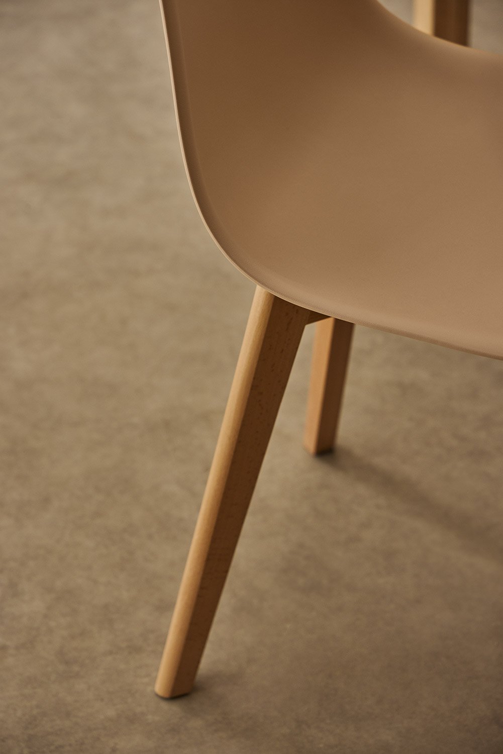 Sedia da pranzo in polipropilene e legno di faggio Scand Nordic, immagine della galleria 2