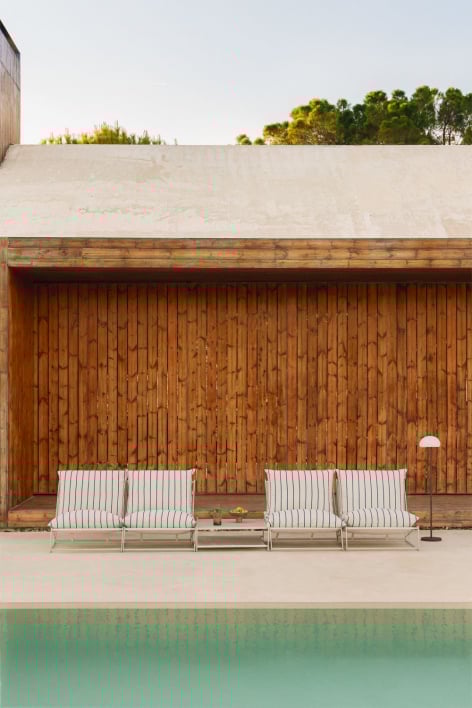 Set da giardino con 2 divani modulari da 2 pezzi e tavolino ausiliario convertibile Amaro