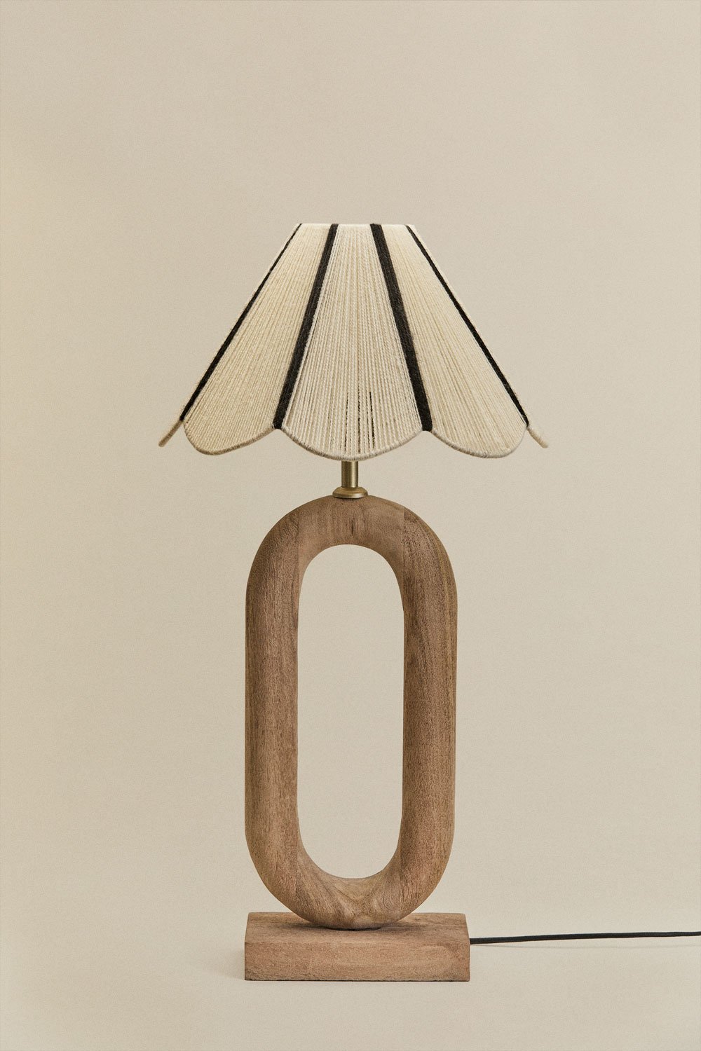 Lampada da tavolo in legno di mango Tiberia, immagine della galleria 1