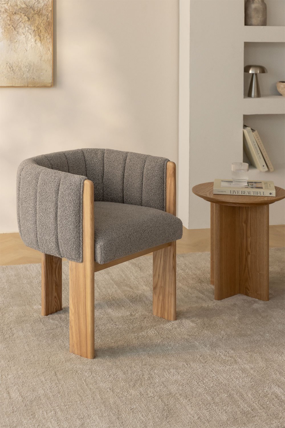 Poltrona in legno di frassino e tessuto bouclé Leo, immagine della galleria 1