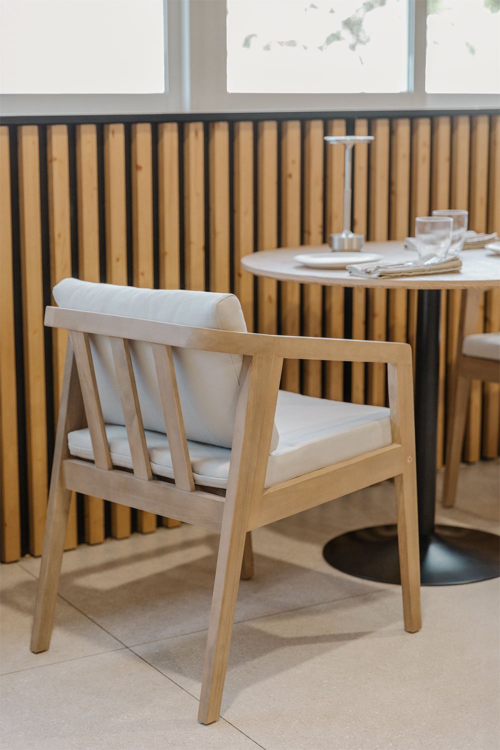 Sedia da pranzo in legno di acacia Kaela, immagine della galleria 3