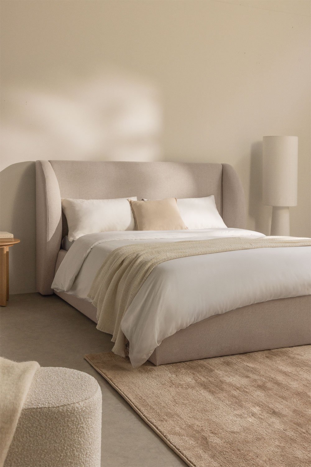 Letto in tessuto Cabargi, immagine della galleria 1