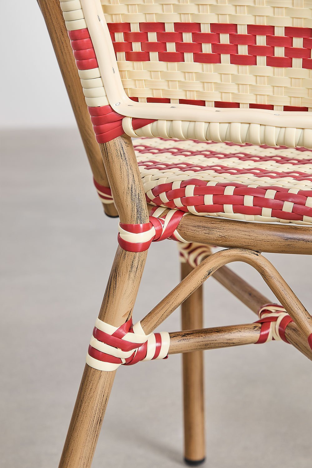 Set tavolo rotondo Ø80 cm e 4 sedie da pranzo impilabili in alluminio Brielle Bistro, immagine della galleria 9