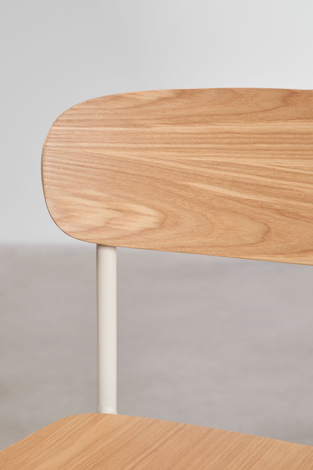 Sgabello alto impilabile Wilpier 65cm in ferro e legno, immagine della galleria 6