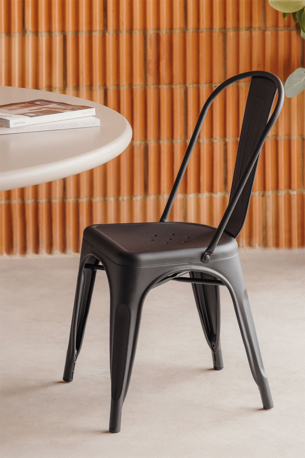 Sedia da pranzo impilabile in acciaio opaco Lix, immagine della galleria 1