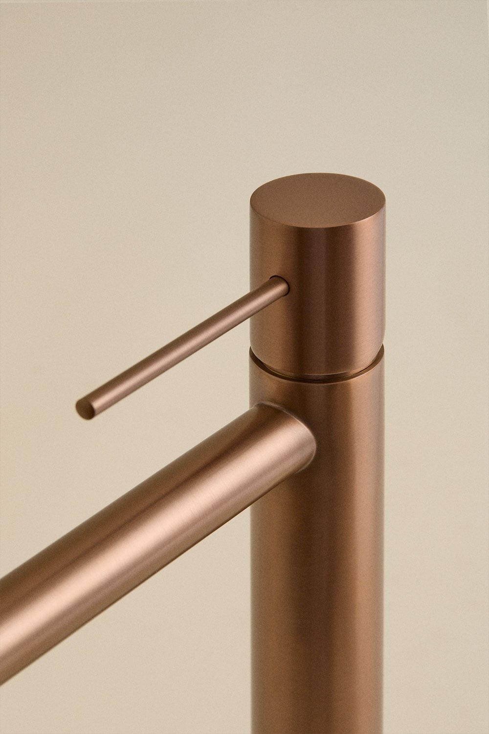 Set di mobili da bagno sospesi in legno di teak Jabari, immagine della galleria 11