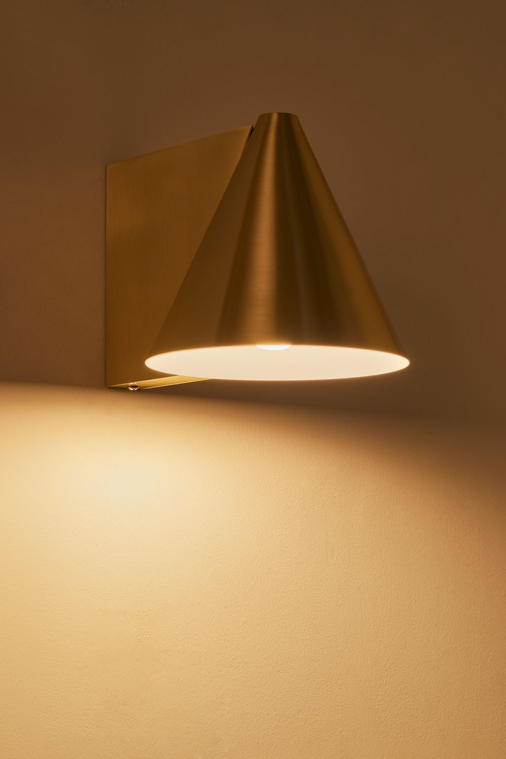 Applique in ferro Bicorp, immagine della galleria 4