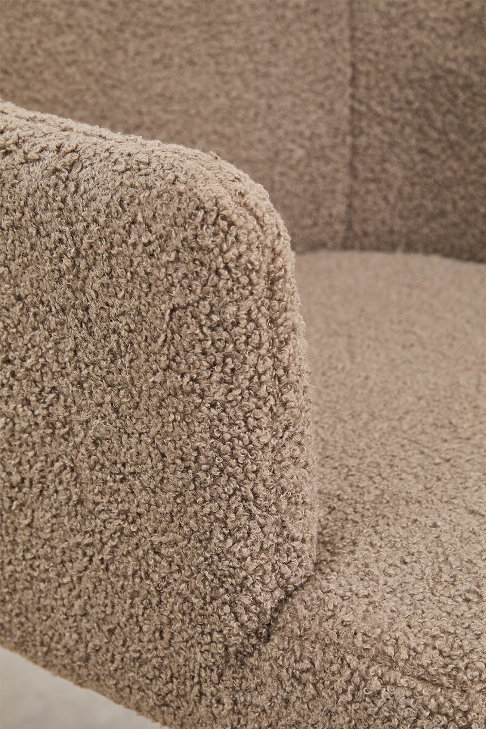 Sedia da pranzo con braccioli in shearling Banfil, immagine della galleria 5