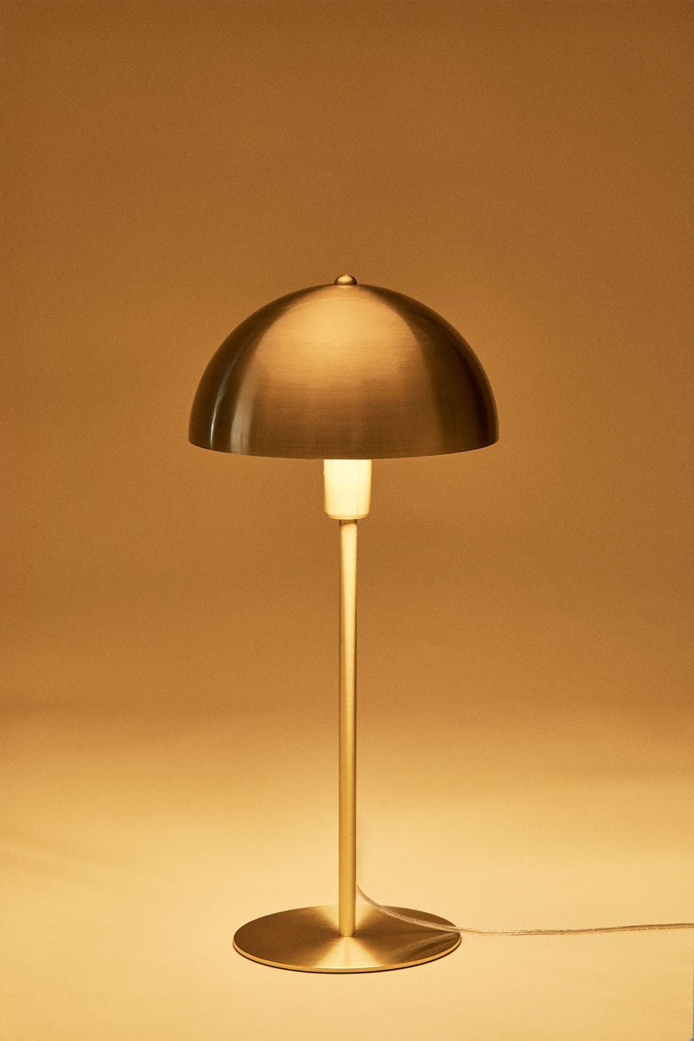 Lampada da tavolo in ferro Alnair, immagine della galleria 4