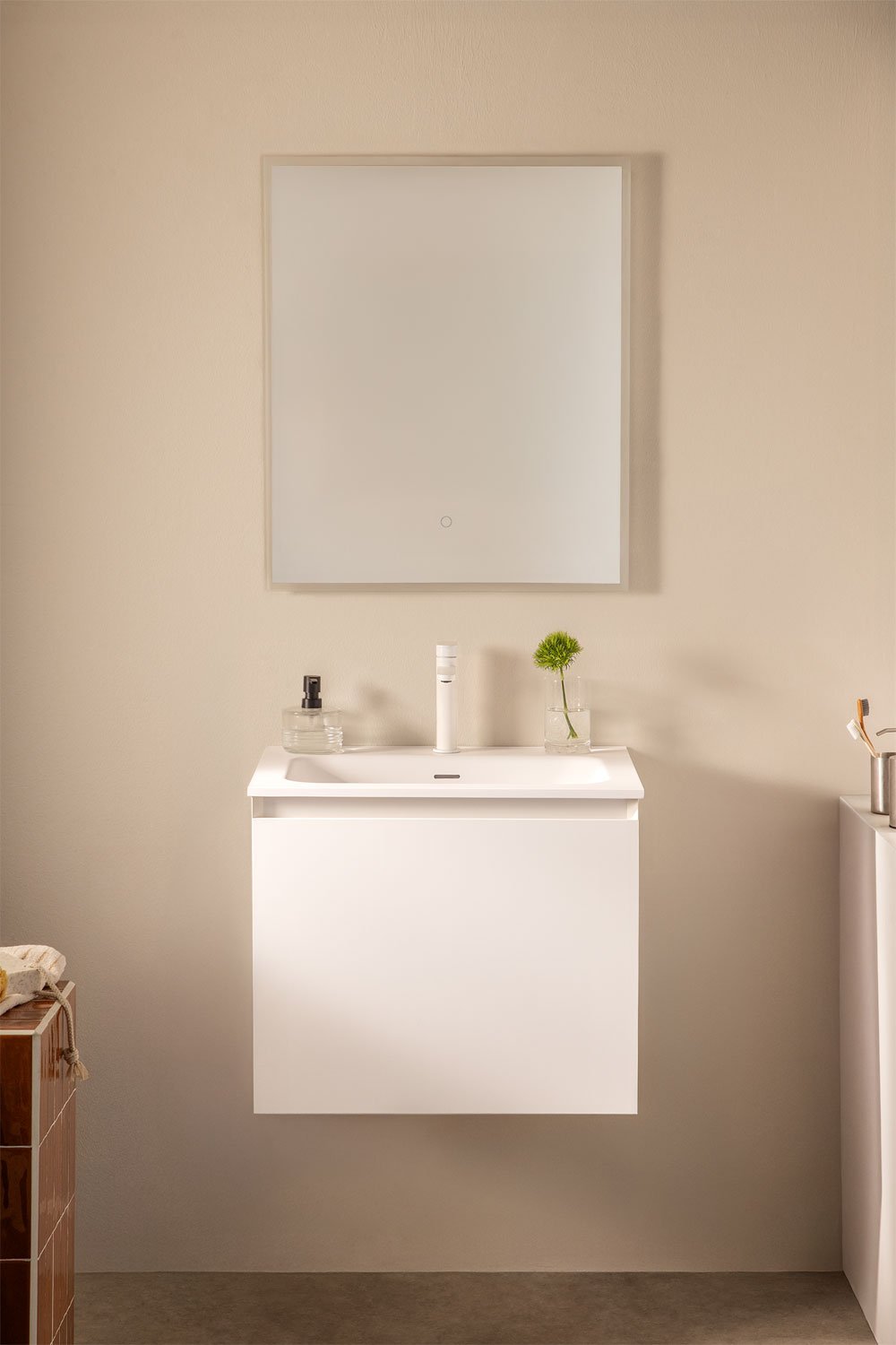 Set mobili da bagno in legno Macrae con lavabo integrato    , immagine della galleria 1