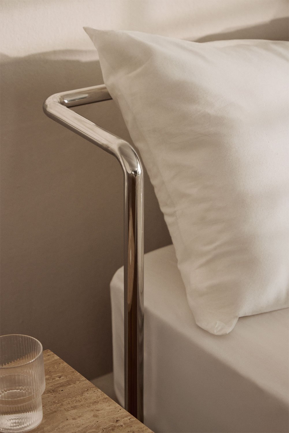 Letto in acciaio inox Igone, immagine della galleria 3