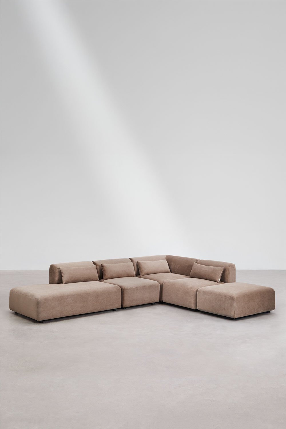Divano componibile angolare in 4 pezzi con chaise longue sinistra e pouf Fogler, immagine della galleria 1