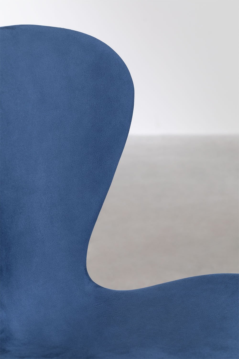 Su uno sgabello alto., immagine della galleria 4