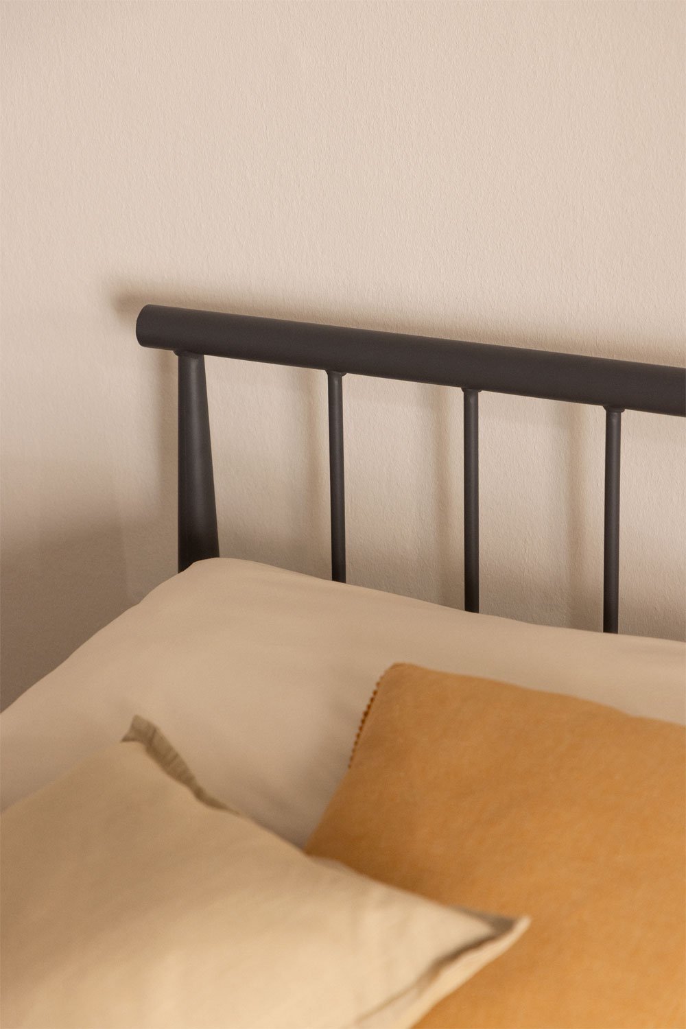 Letto in ferro Amaia, immagine della galleria 2