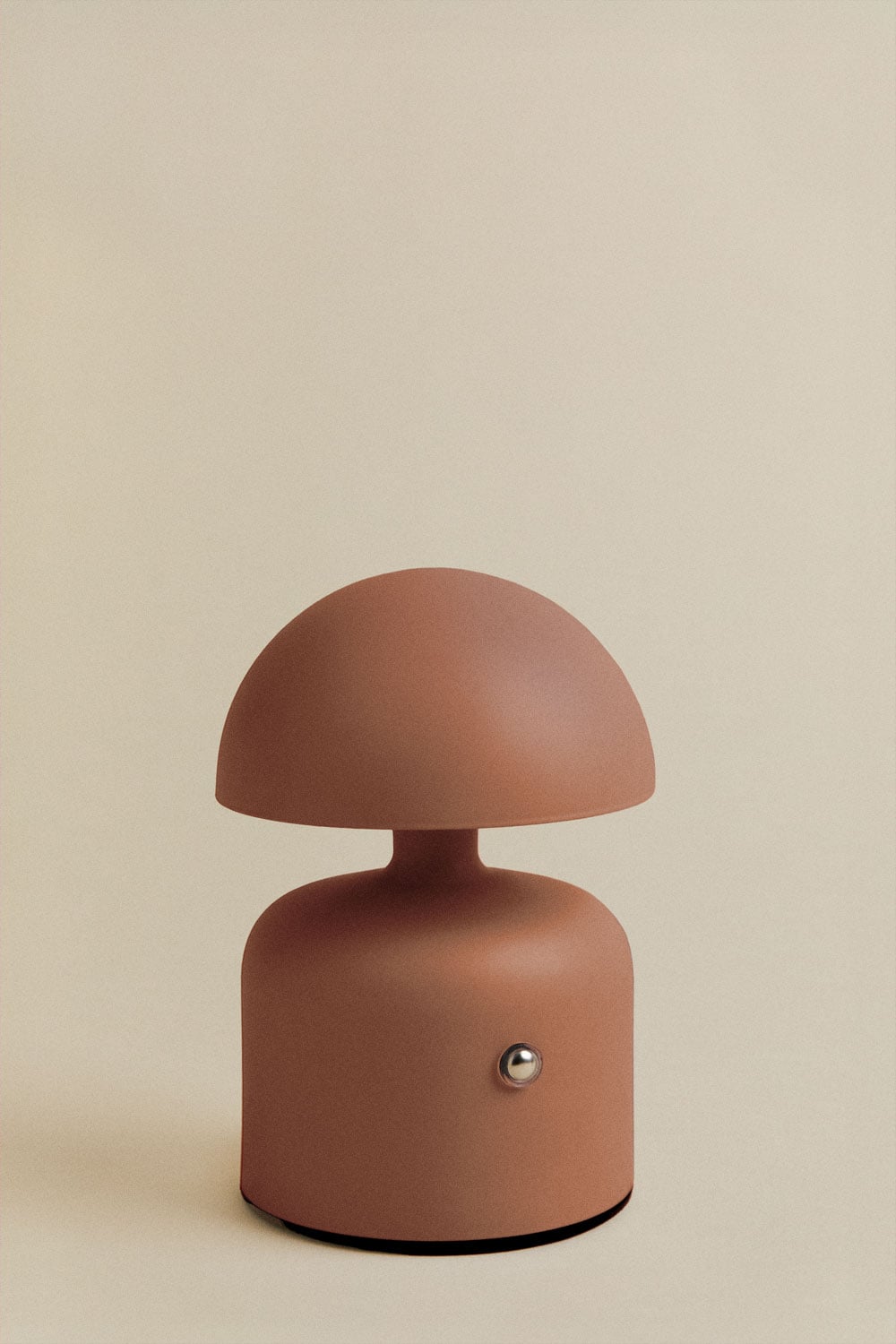 Lampada da tavolo LED wireless in ferro Nantali, immagine della galleria 3