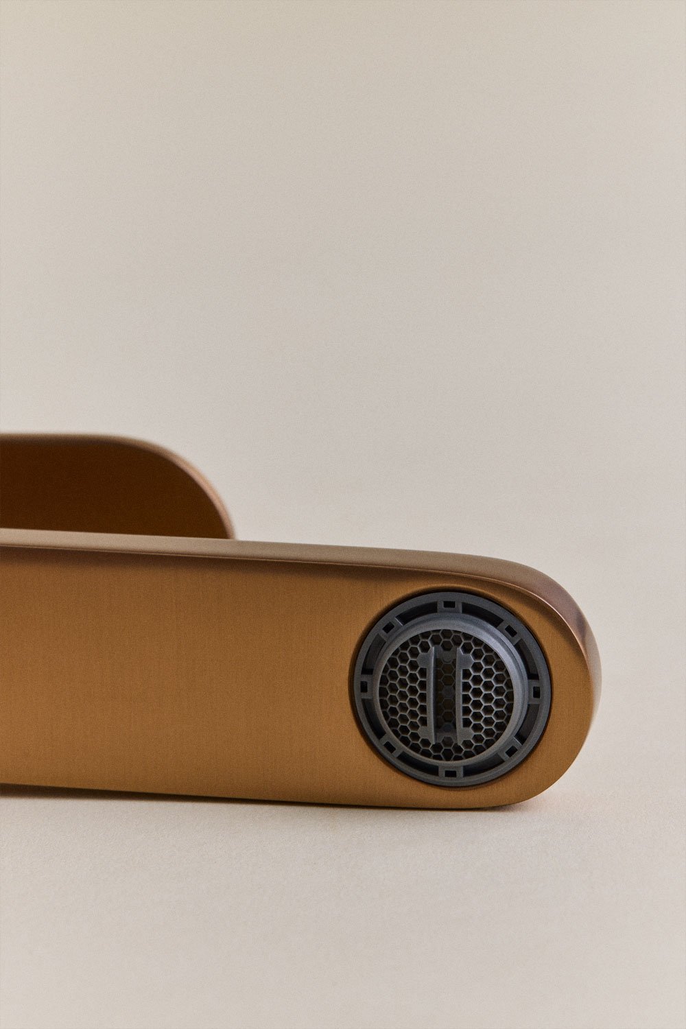 Set di mobili da bagno sospesi in legno con lavabo integrato Narek, immagine della galleria 8