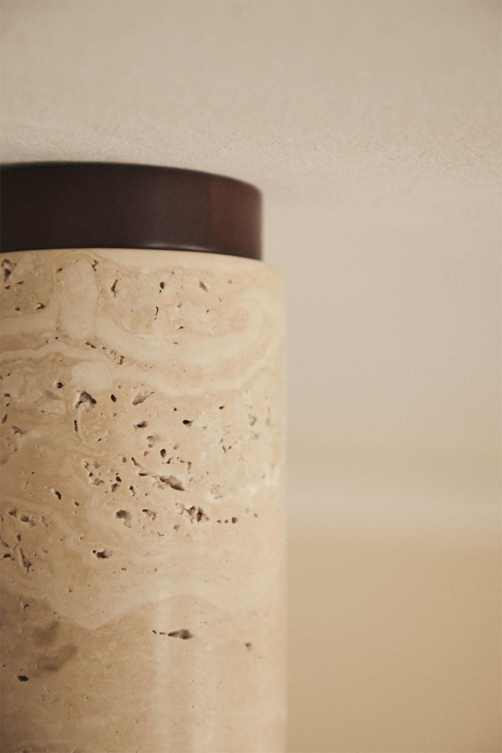 Plafoniera da soffitto in travertino e legno Davise, immagine della galleria 2