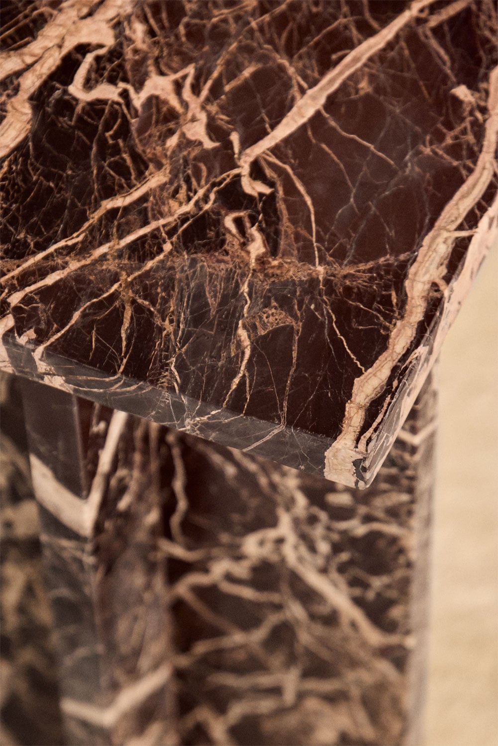 Tavolino laterale in pietra naturale Corwel, immagine della galleria 3