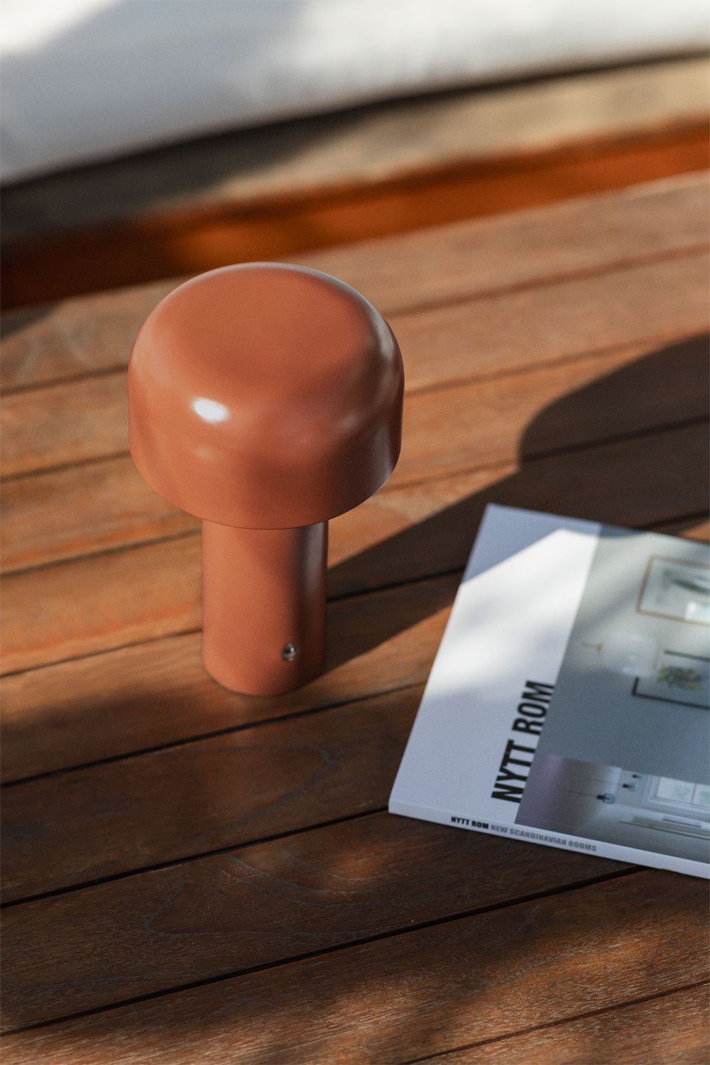 Lampada da tavolo LED wireless per esterni in ferro Loentia, immagine della galleria 1