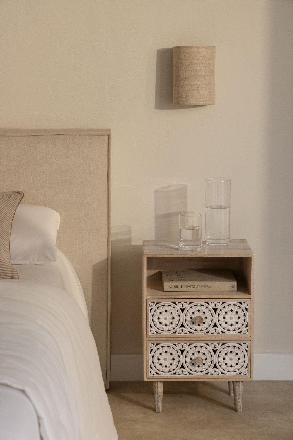 Comodino rettangolare 35x30 cm in legno di mango Ardel, immagine della galleria 1