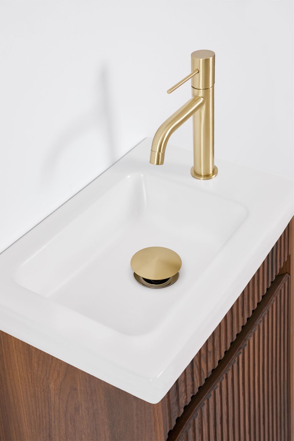 Set di mobili da bagno sospesi in legno con lavabo integrato Narek, immagine della galleria 3